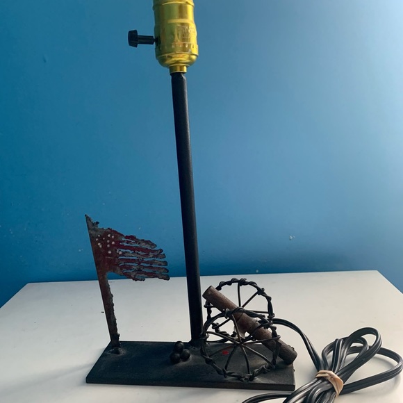 Vintage Metal American Flag Cannon Table Lamp Rustic Patriotic